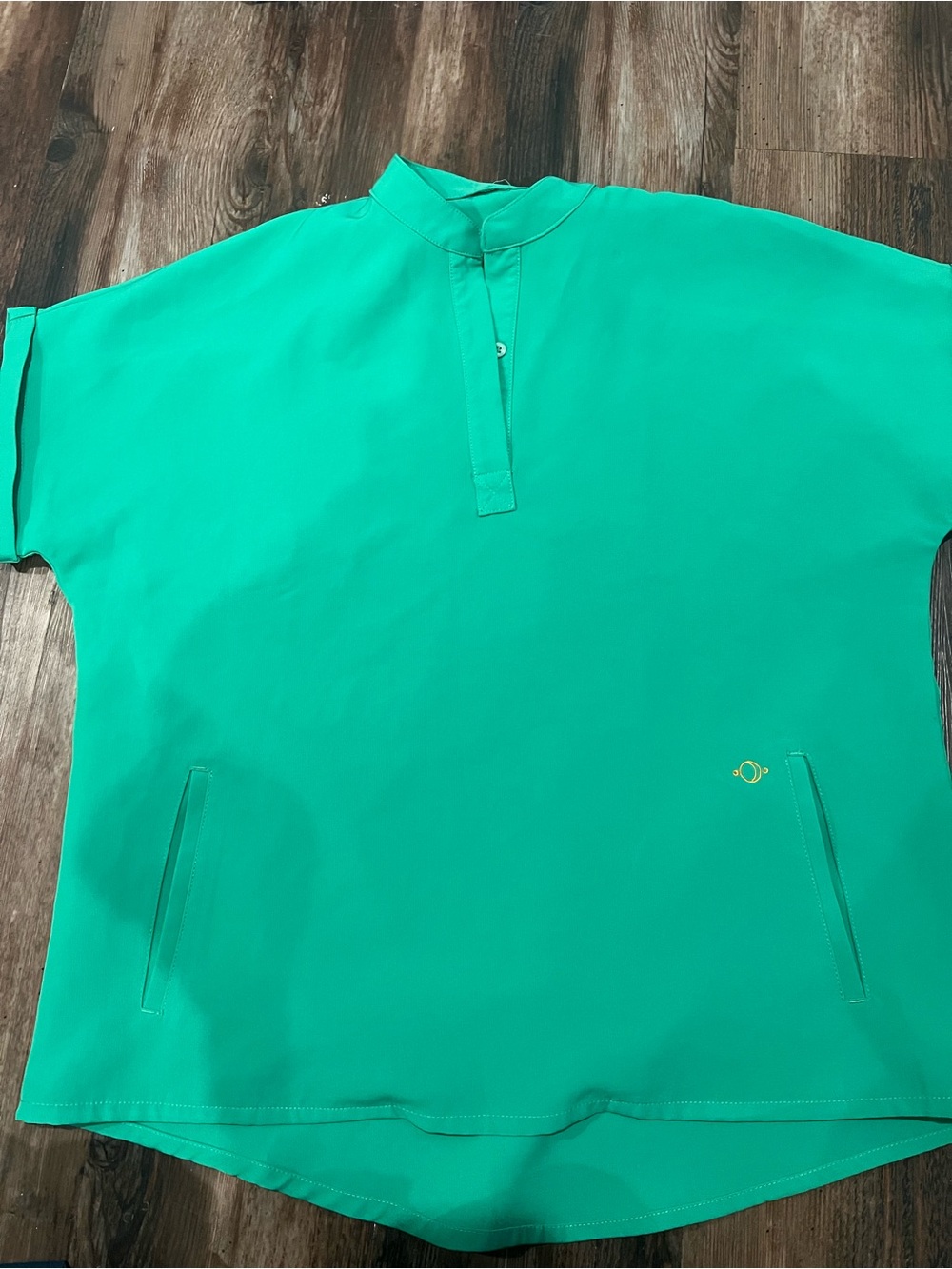 Women’s Luuna green scrub top